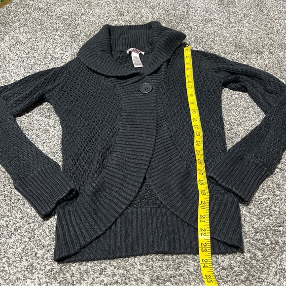 JJ Original One Button Sweater Womens Juniors Size L Black Knitted Crotchet - Picture 2 of 6